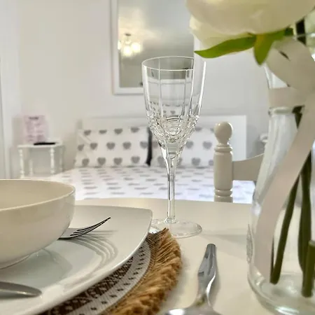 Modern Minimalist With Essential Comfort Funchal (Madeira)