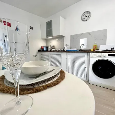 Modern Minimalist With Essential Comfort *