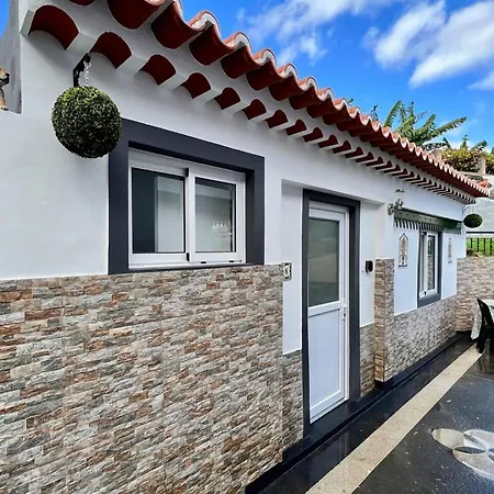 Apartamento Modern Minimalist With Essential Comfort