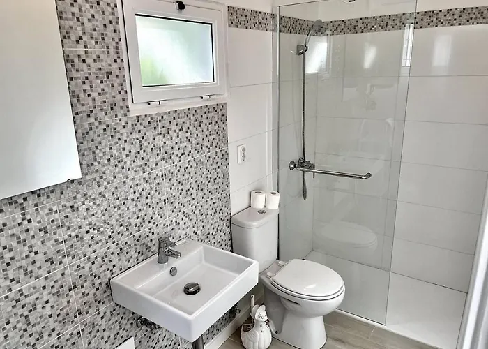 Appartement Modern Minimalist With Essential Comfort