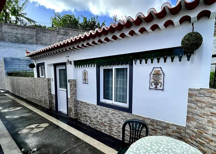 Appartement Modern Minimalist With Essential Comfort *