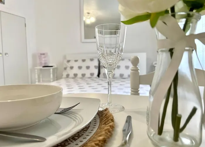 Modern Minimalist With Essential Comfort Funchal